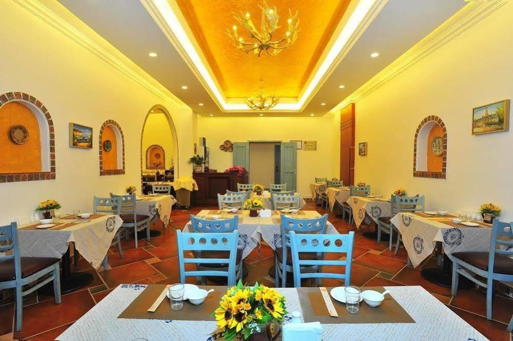 Baishiqiao Hotel 2*