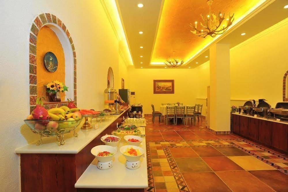 Baishiqiao Hotel 2*