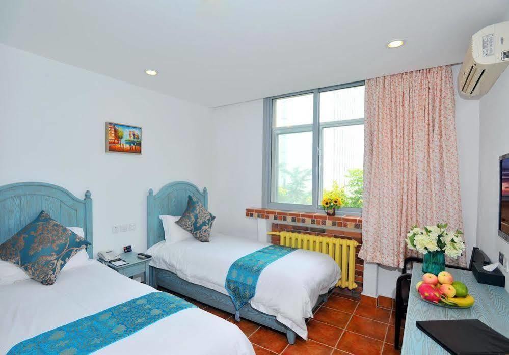 Baishiqiao Hotel 2*
